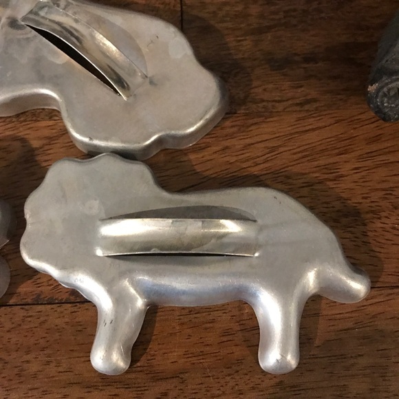 Vintage Tin Cookie Cutters Lion Rabbit Flower - Picture 2 of 5